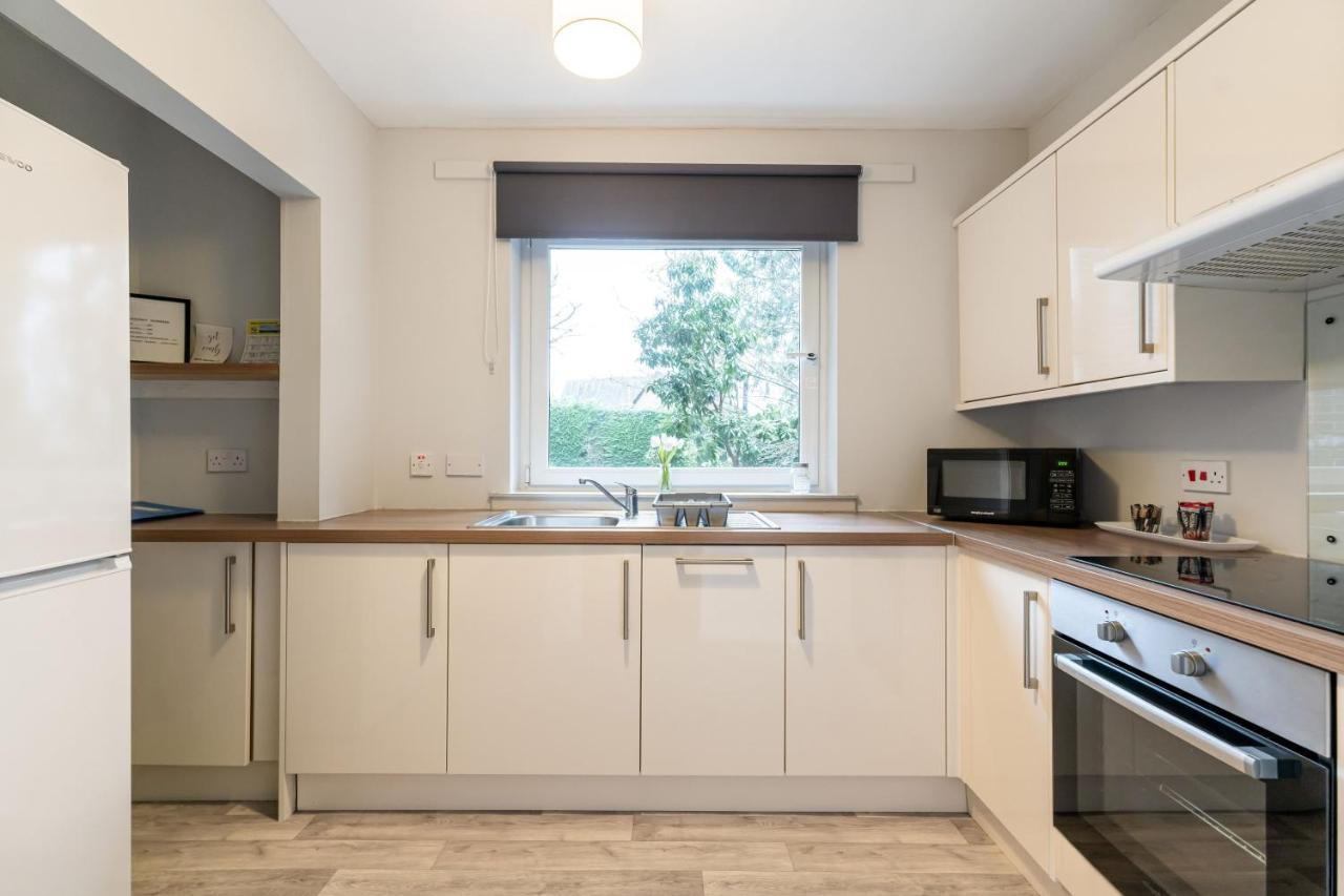 Ground-Fl Two Bedroom Apartment In Bridge Of Allan Exterior foto