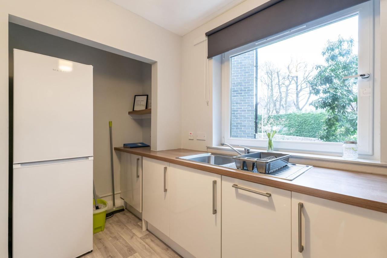 Ground-Fl Two Bedroom Apartment In Bridge Of Allan Exterior foto
