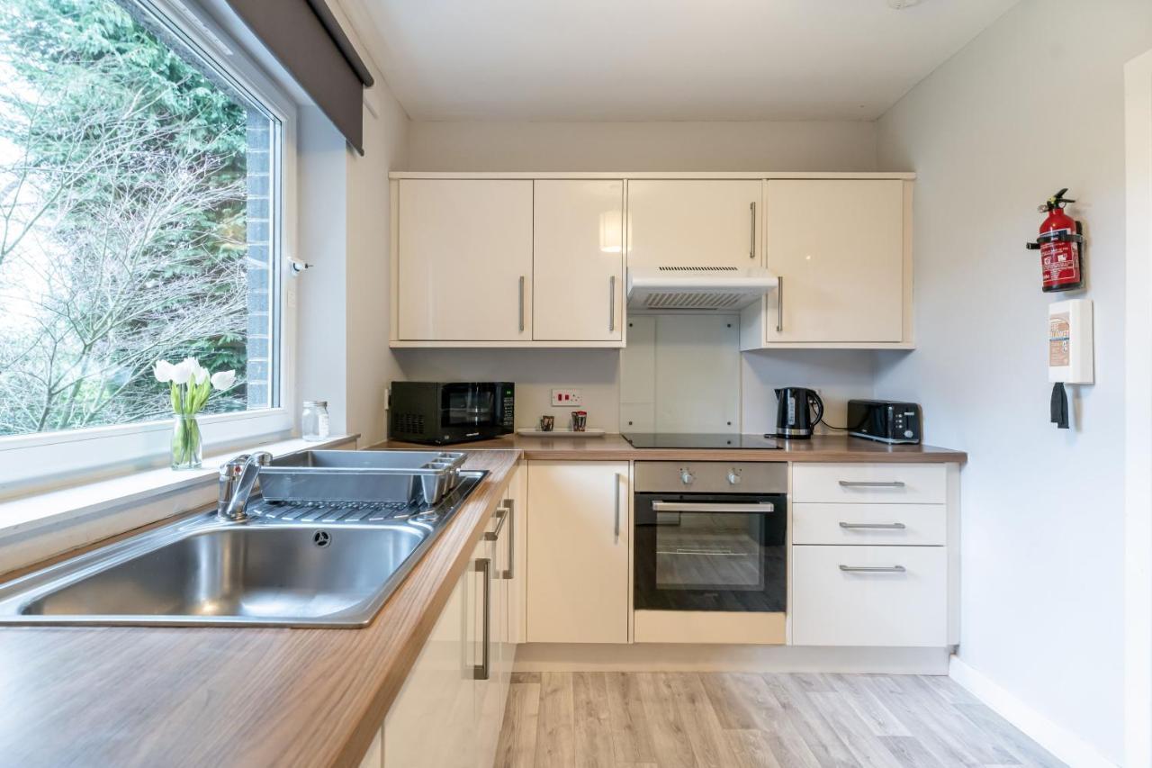Ground-Fl Two Bedroom Apartment In Bridge Of Allan Exterior foto