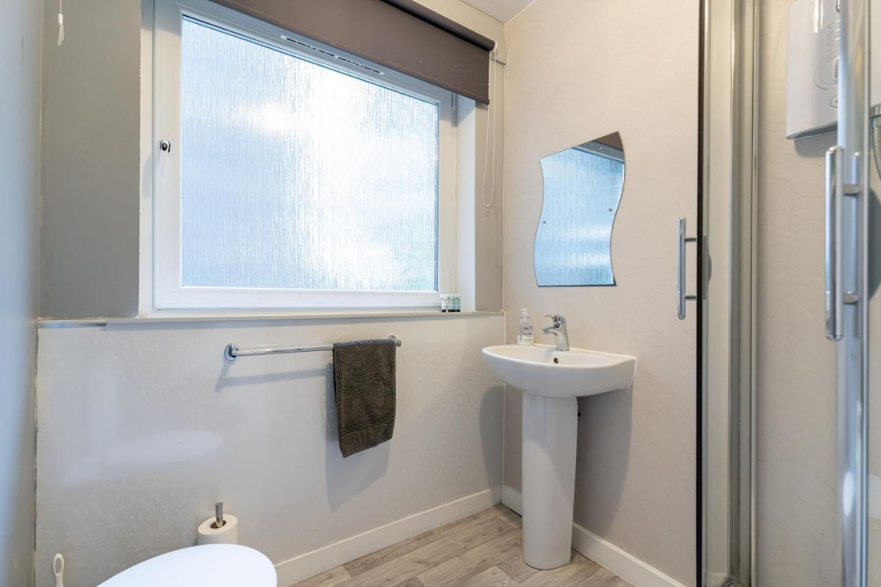 Ground-Fl Two Bedroom Apartment In Bridge Of Allan Exterior foto